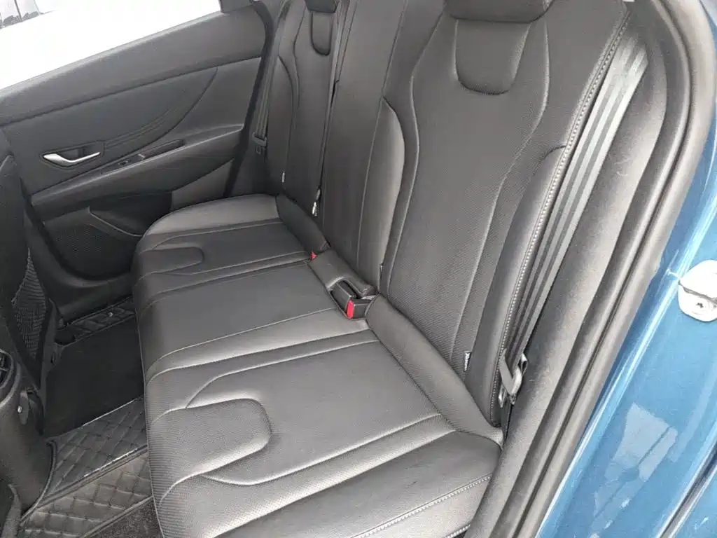 Hyundai Elantra — миниатюра 17
