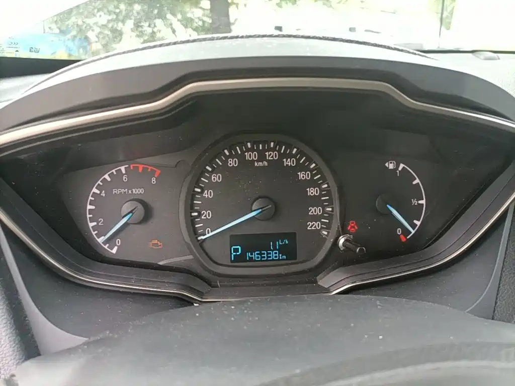 Ford Escort — миниатюра 12