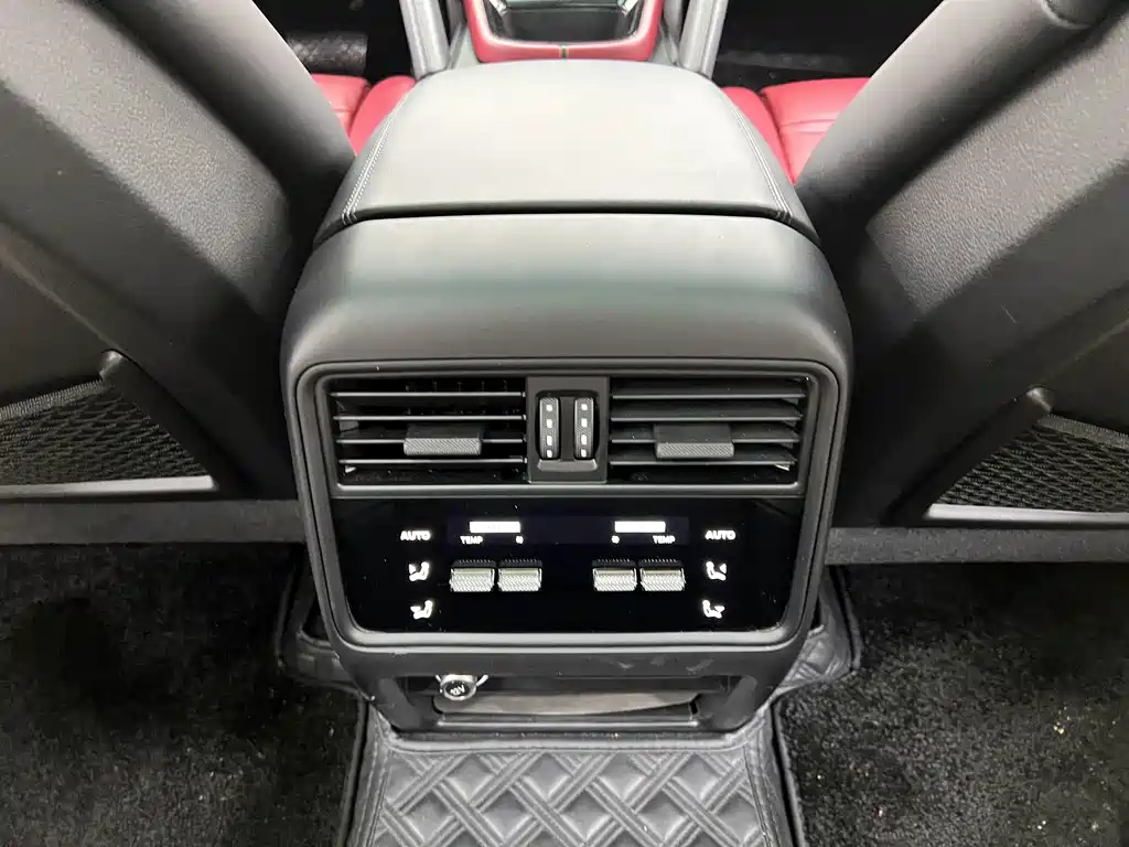 Porsche Cayenne — миниатюра 21
