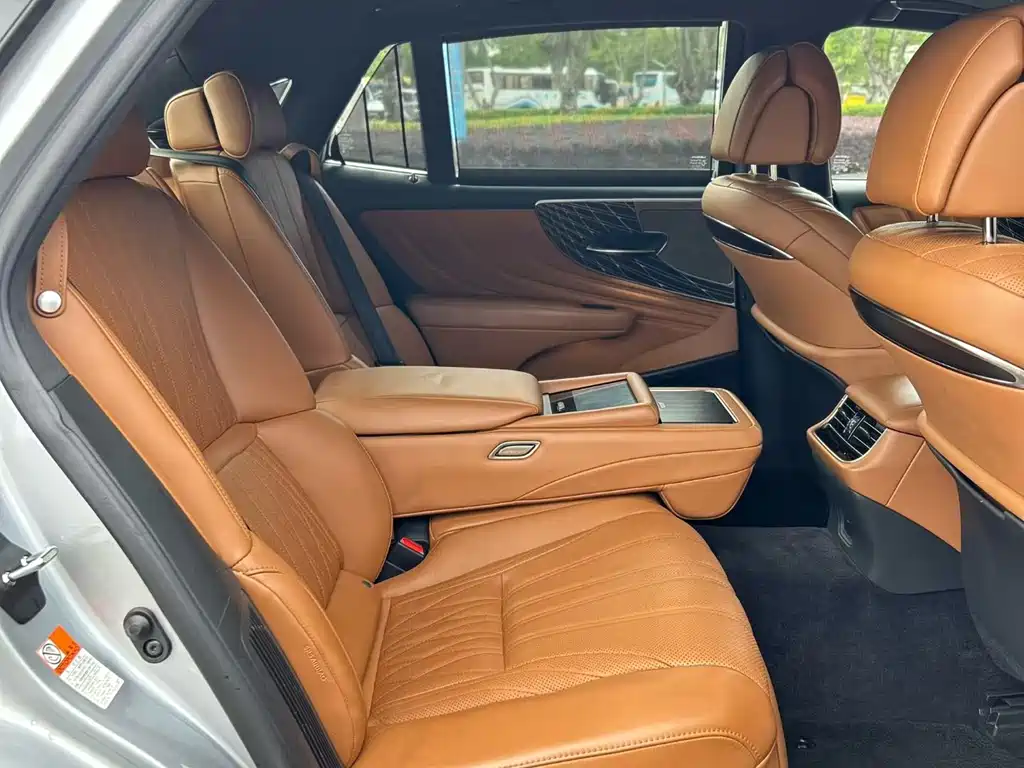 Lexus LS 2021 500h Executive