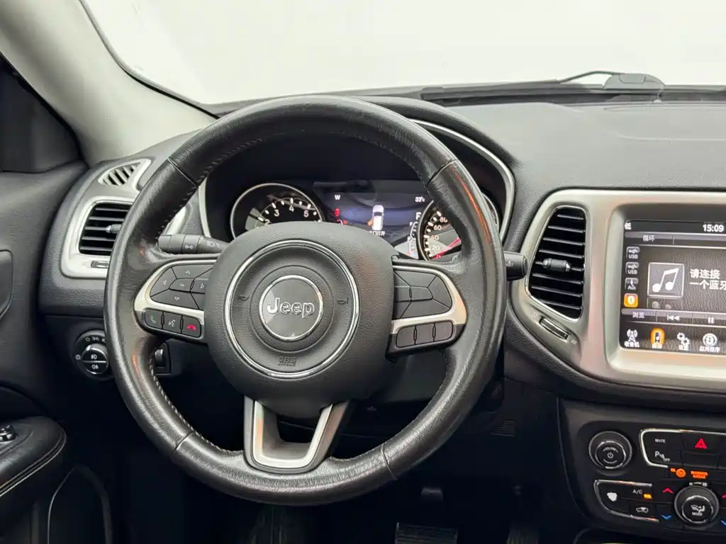 Jeep Compass — миниатюра 20