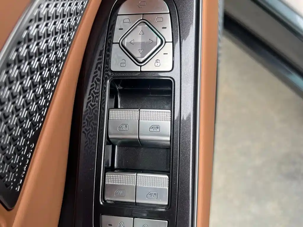 BYD Хань Ли — миниатюра 10
