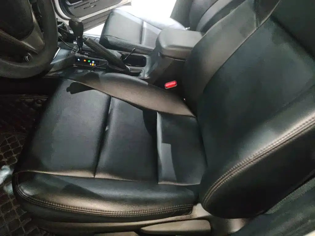 Toyota RAV4 — миниатюра 11