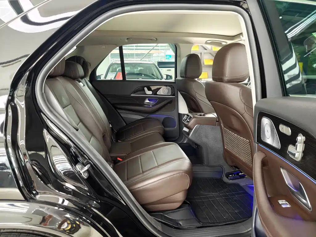 Mercedes-Benz GLE (Import) — миниатюра 13
