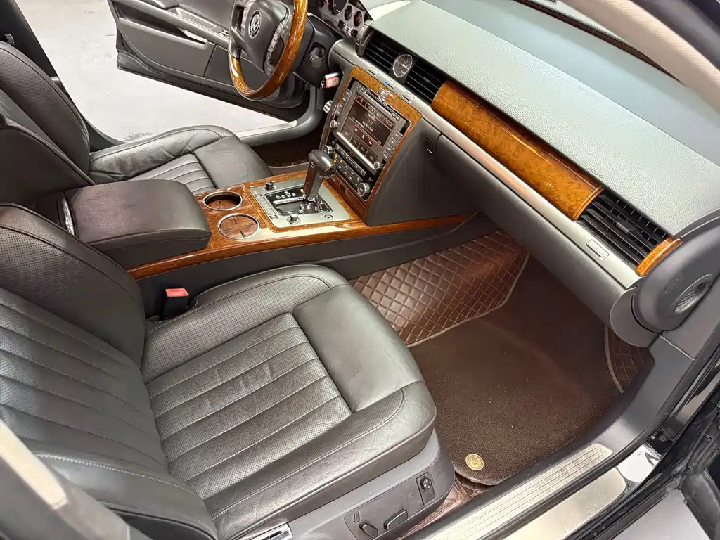 Volkswagen Phaeton — миниатюра 18