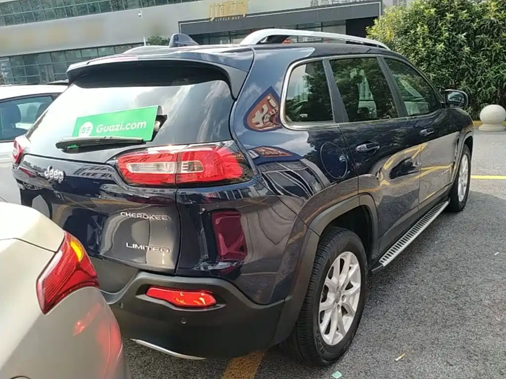 Jeep Cherokee — миниатюра 7