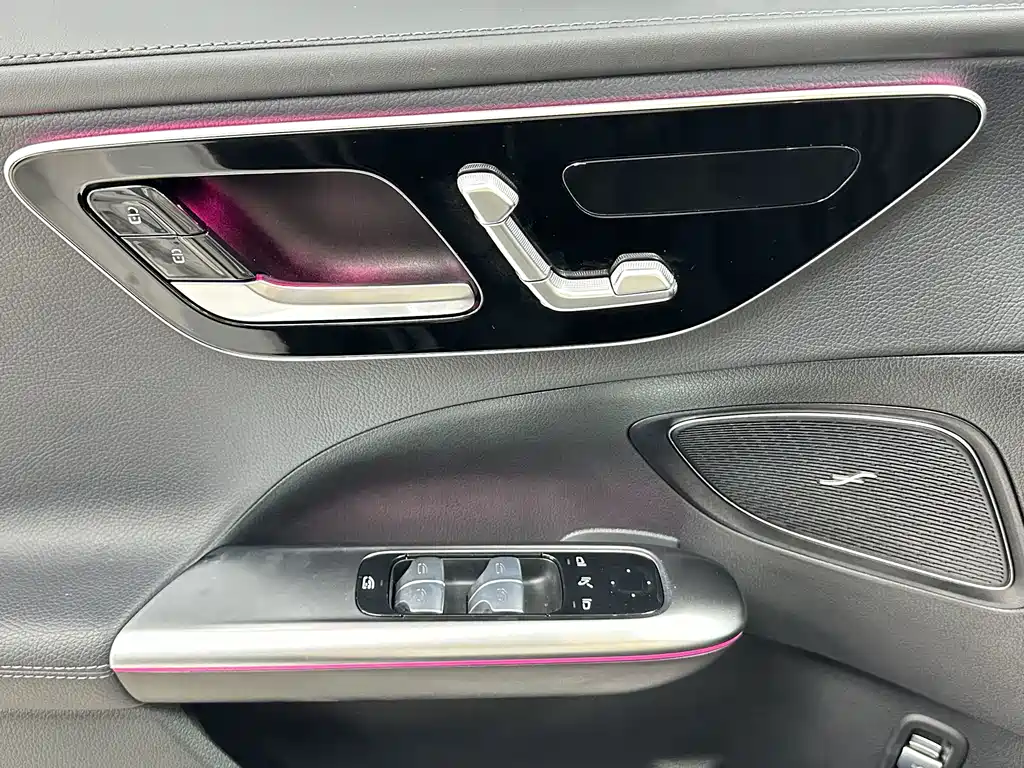 Mercedes-Benz C-Class — миниатюра 21