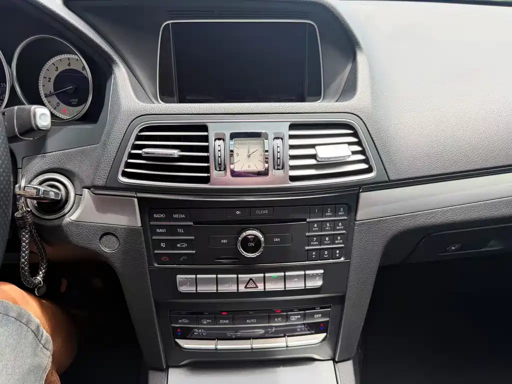 Mercedes-Benz E-Class (Import) — миниатюра 20