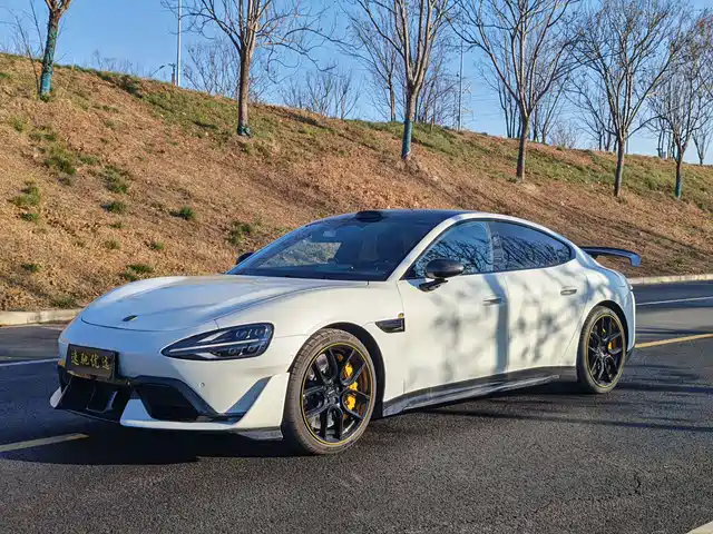 XIAOMI CAR XIAOMI SU7 ULTRA 2025