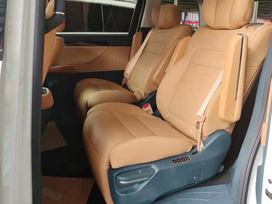GAC Motor 传祺E8 PHEV — миниатюра 11