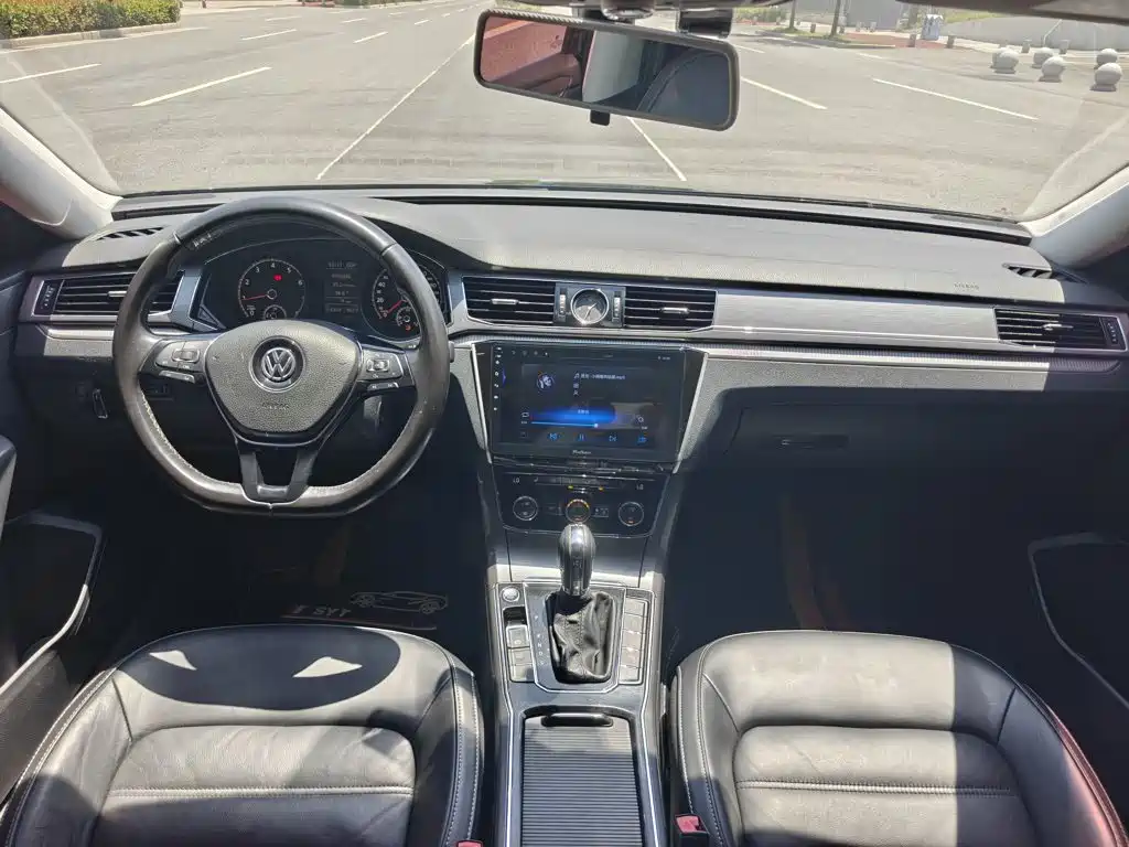 Volkswagen Passat 2017 330TSI DSG