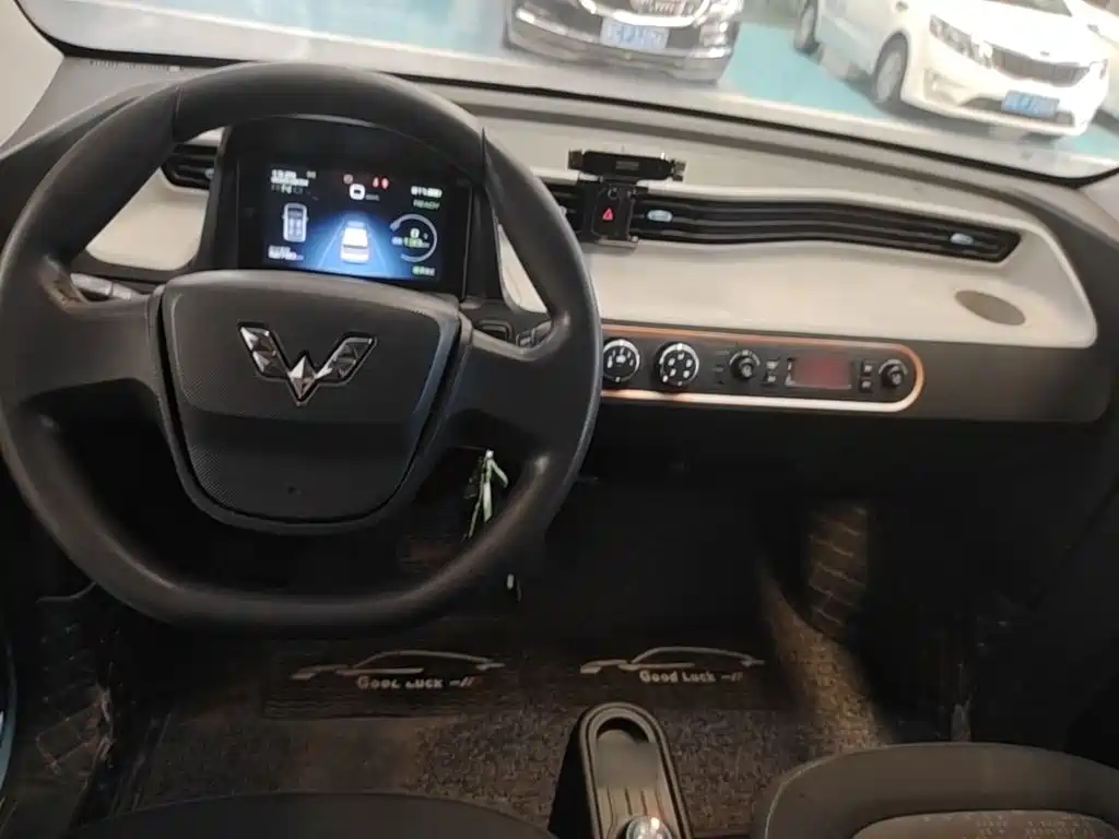 Wuling MINIEV — миниатюра 10