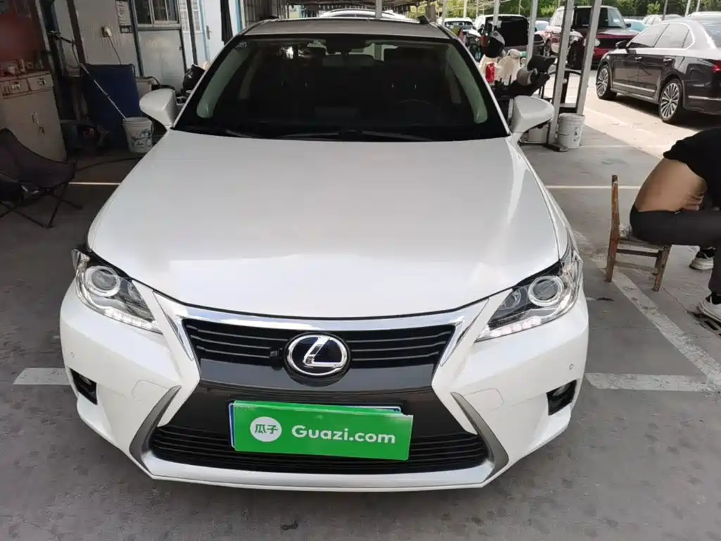 Lexus CT — миниатюра 3