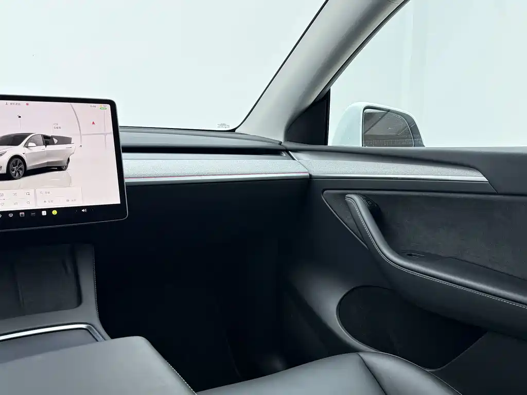 Tesla Model Y — фотографии объявления, Фото 17