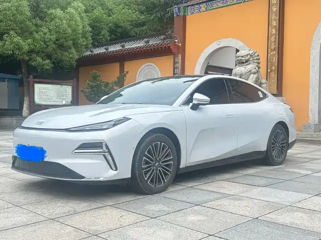 Geely Galaxy 8 2025 130km EM-i — фото 1