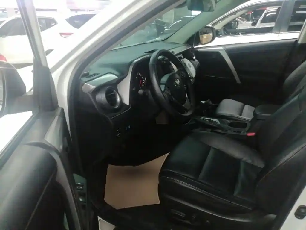 Toyota RAV4 — миниатюра 16