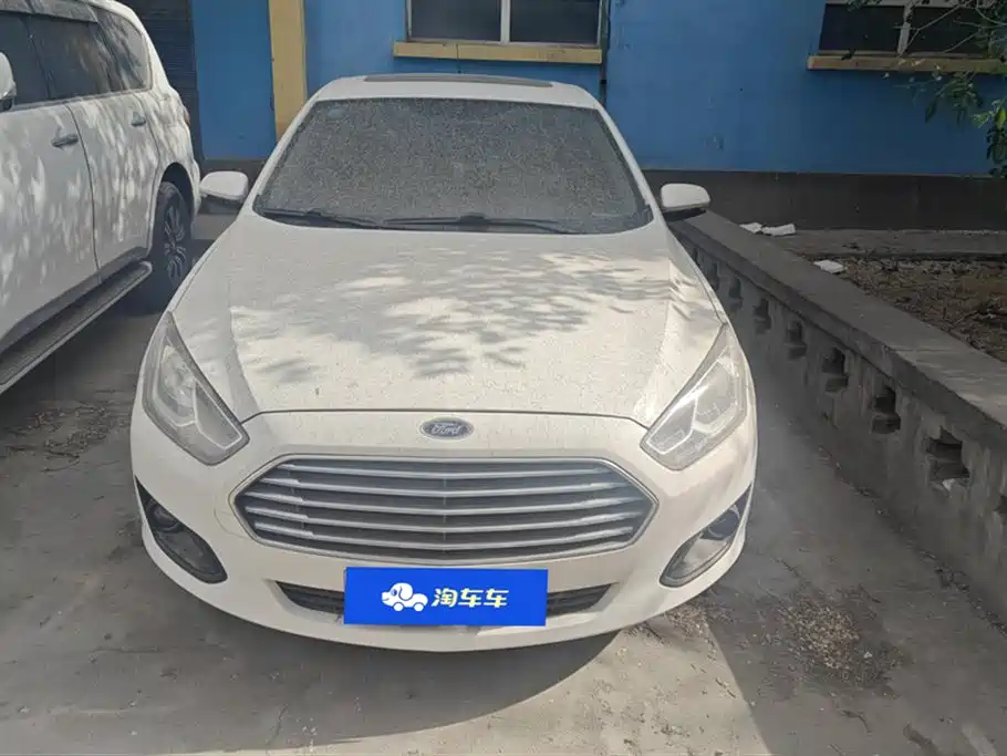 Ford Escort 2017 1.5L MT Fashion