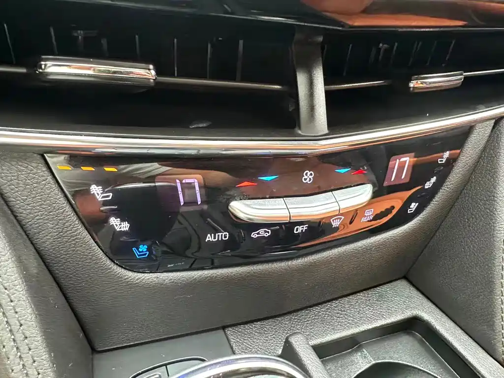 Cadillac CT6 — миниатюра 8