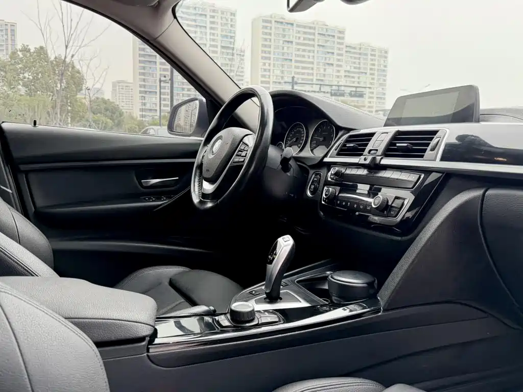 BMW 3 Series — миниатюра 9
