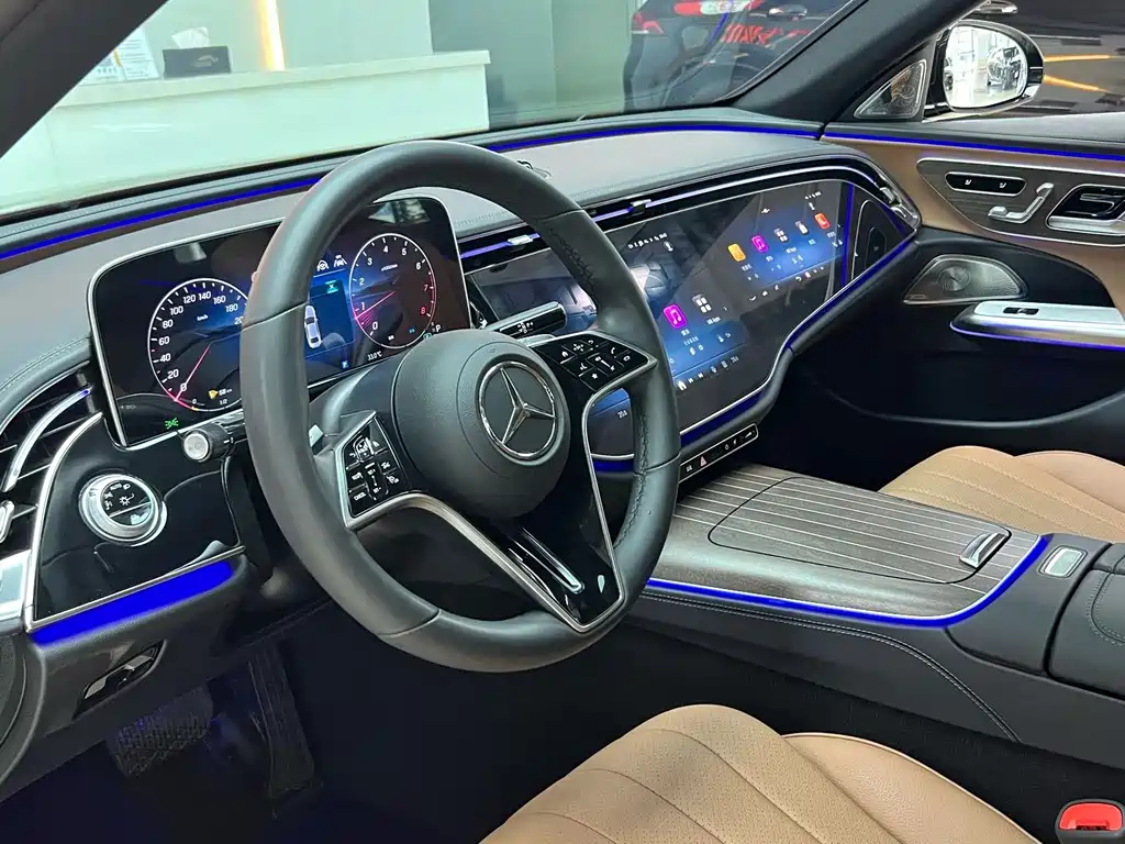 Mercedes-Benz E-Class — миниатюра 8