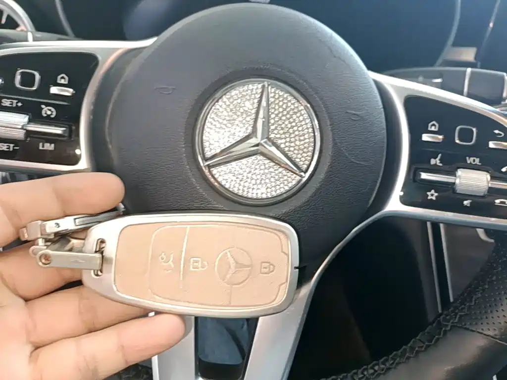 Mercedes-Benz C-Class — миниатюра 9