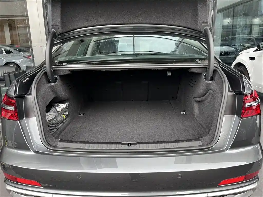 Audi A6L 2023 55 TFSI quattro Premium