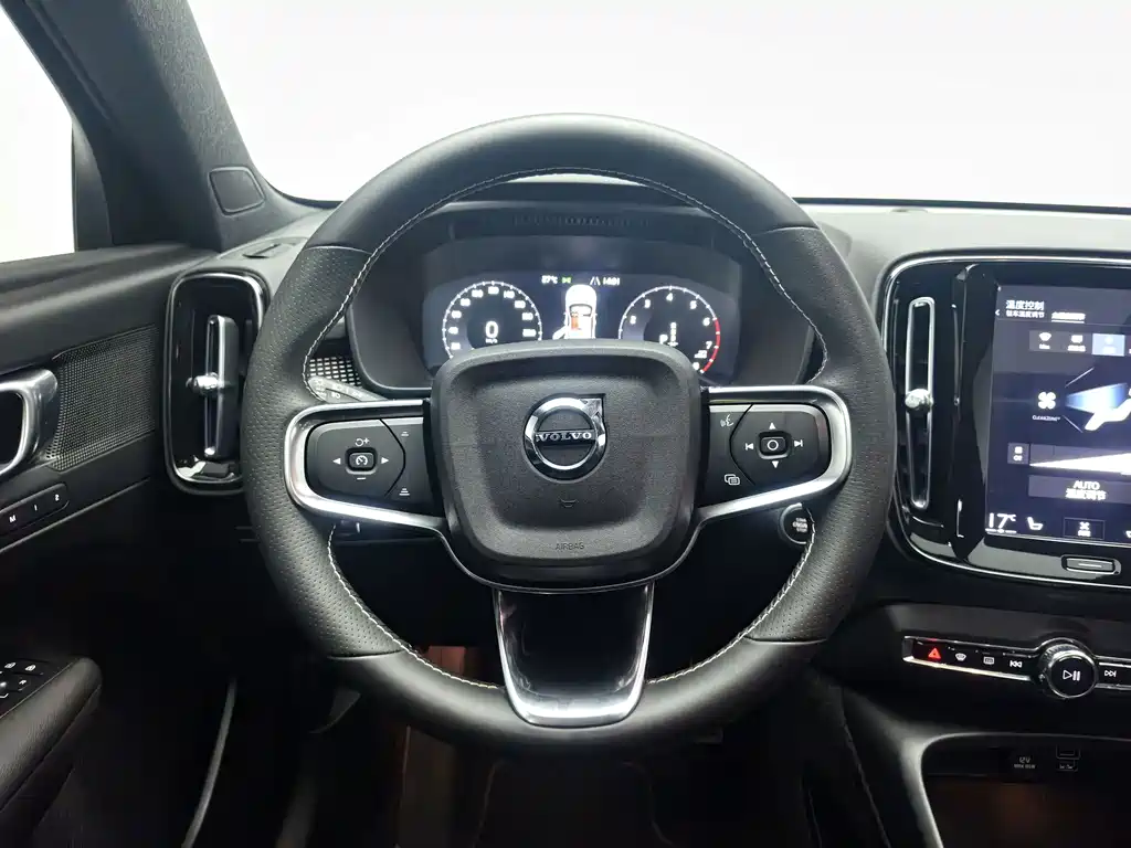 Volvo XC40 — миниатюра 16
