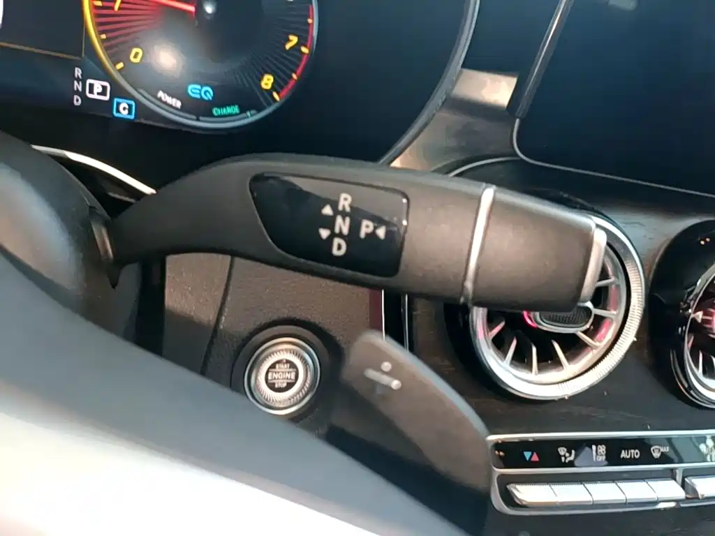 Mercedes-Benz C-Class — миниатюра 14