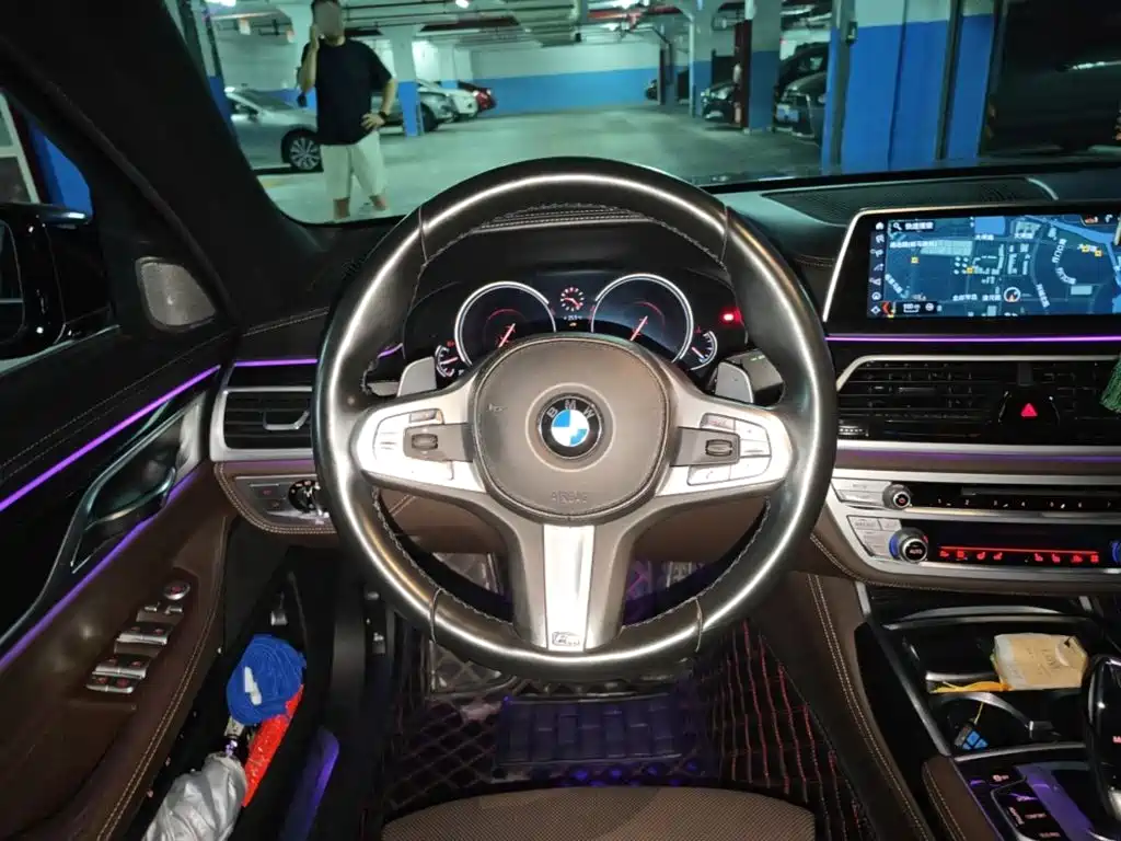 BMW 7 Series — миниатюра 3