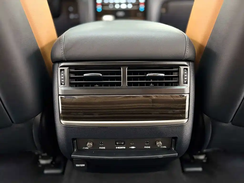 Lexus LX — миниатюра 30