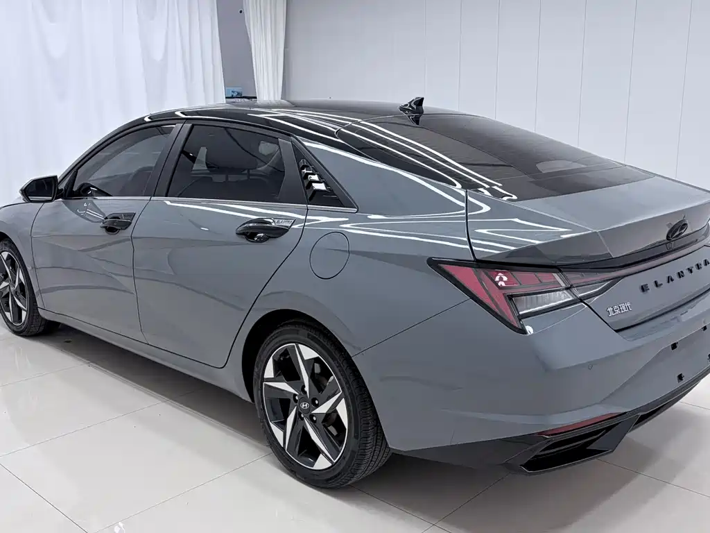 Hyundai Elantra — миниатюра 6