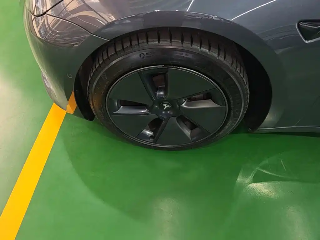 Tesla Model 3 — миниатюра 23