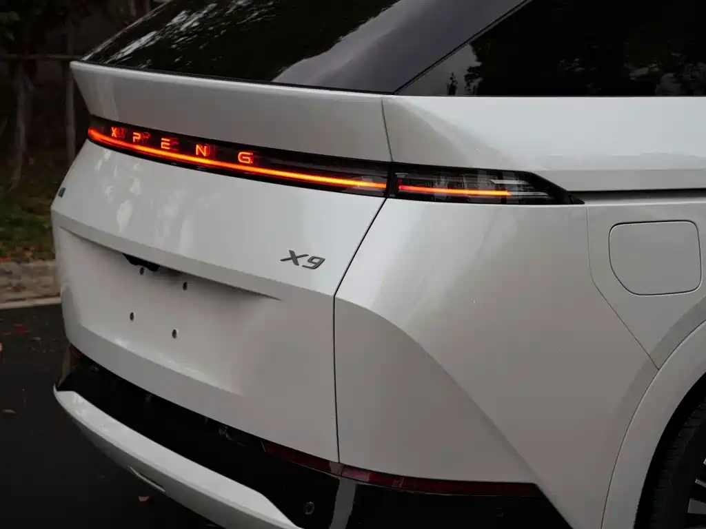 XPeng X9 — миниатюра 14