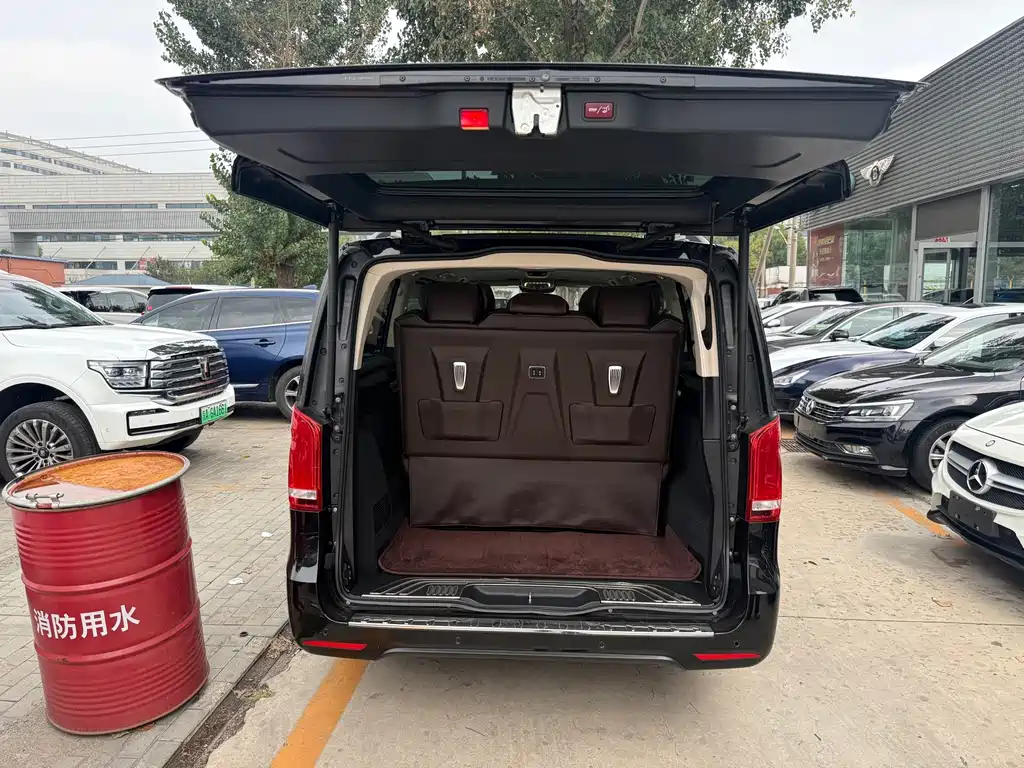 Mercedes-Benz V-Class — миниатюра 18