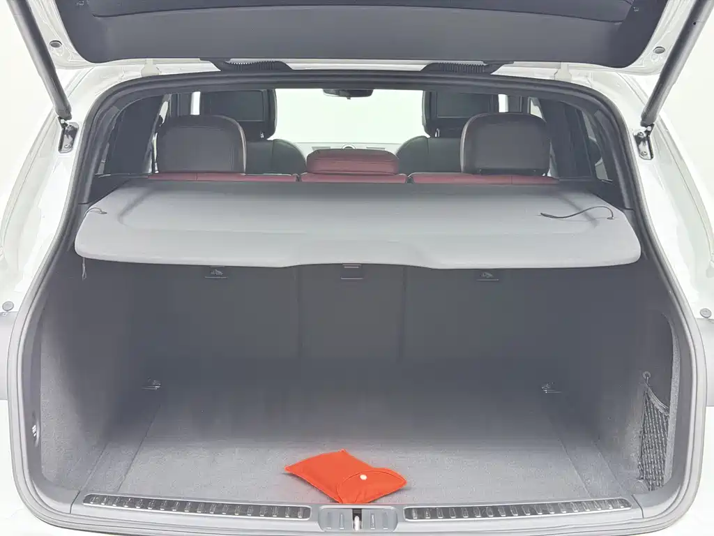 Porsche Macan — миниатюра 19