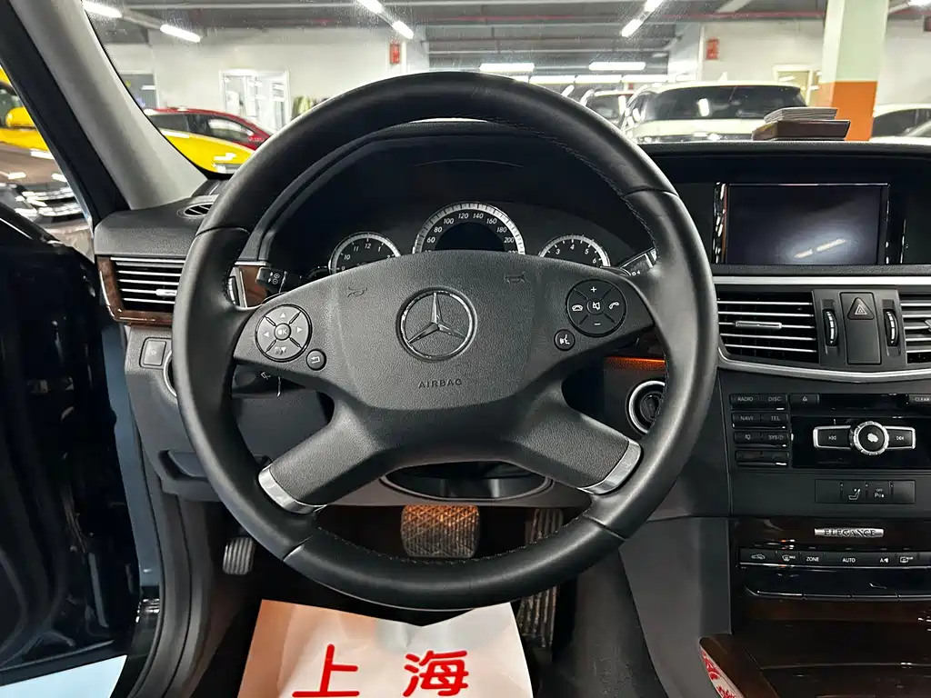 Mercedes-Benz E-Class — миниатюра 10