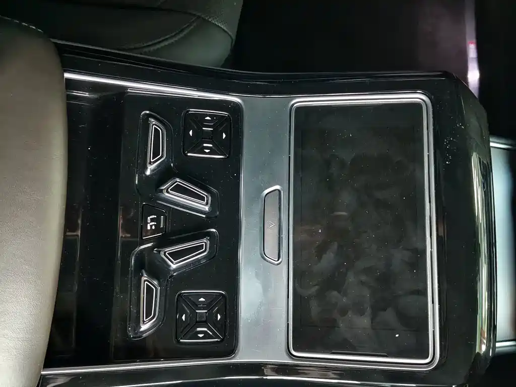 Audi A8 — миниатюра 8