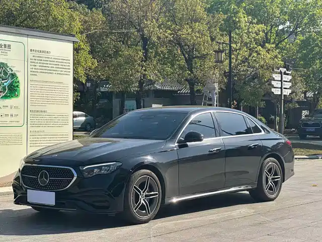 MERCEDES-BENZ E CLASS 2025
