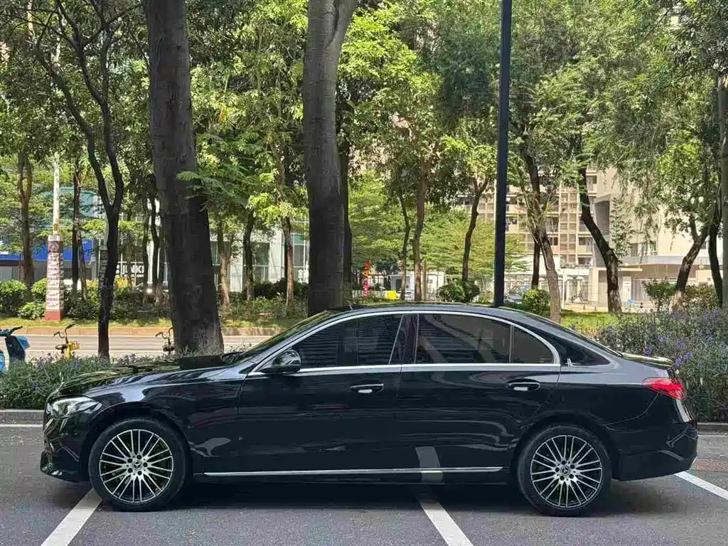Mercedes-Benz C-Class — миниатюра 2