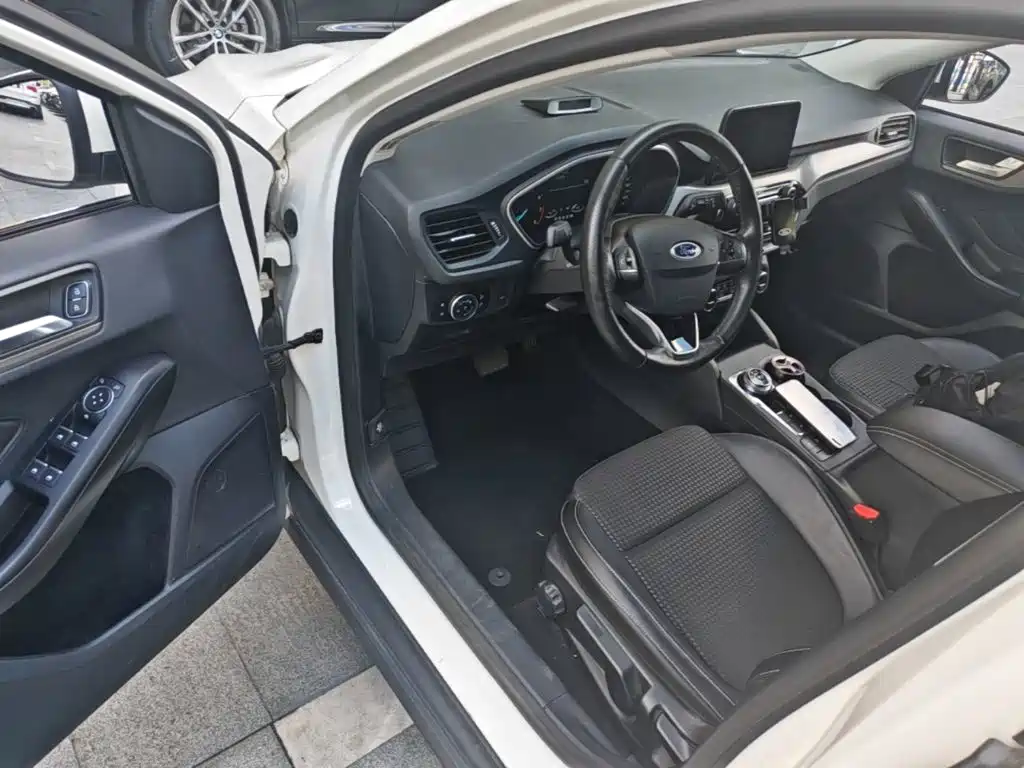Ford Focus — миниатюра 16