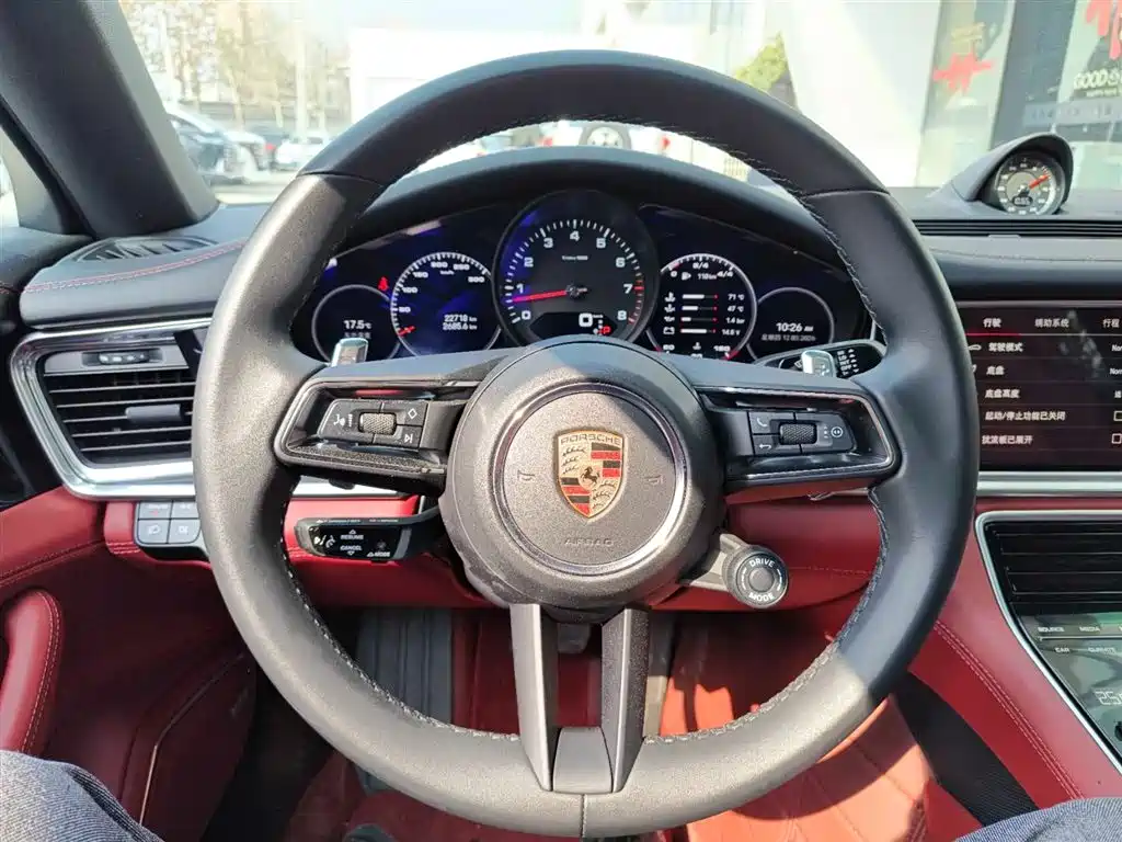 PORSCHE PANAMERA
