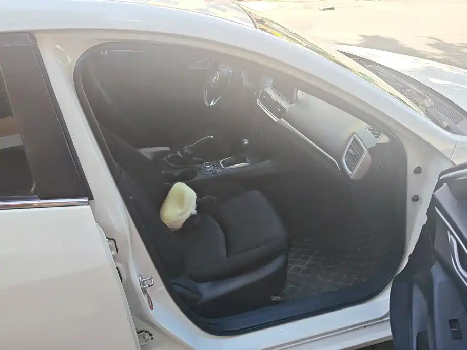Mazda 3 Axela — миниатюра 8