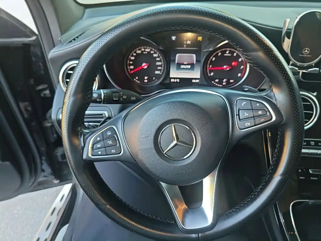 Mercedes-Benz GLC — миниатюра 11
