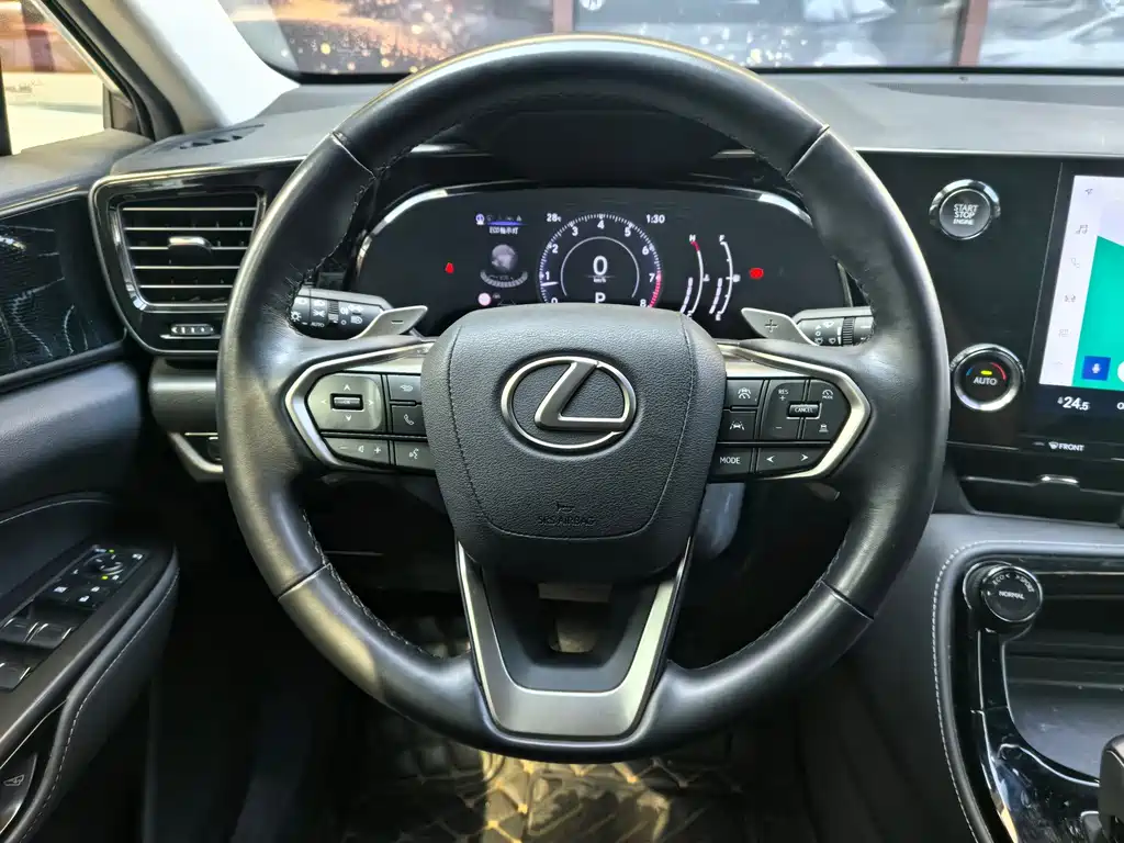 Lexus NX — миниатюра 6
