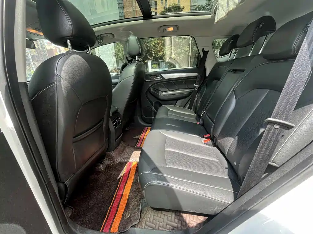 Roewe RX5 — миниатюра 5