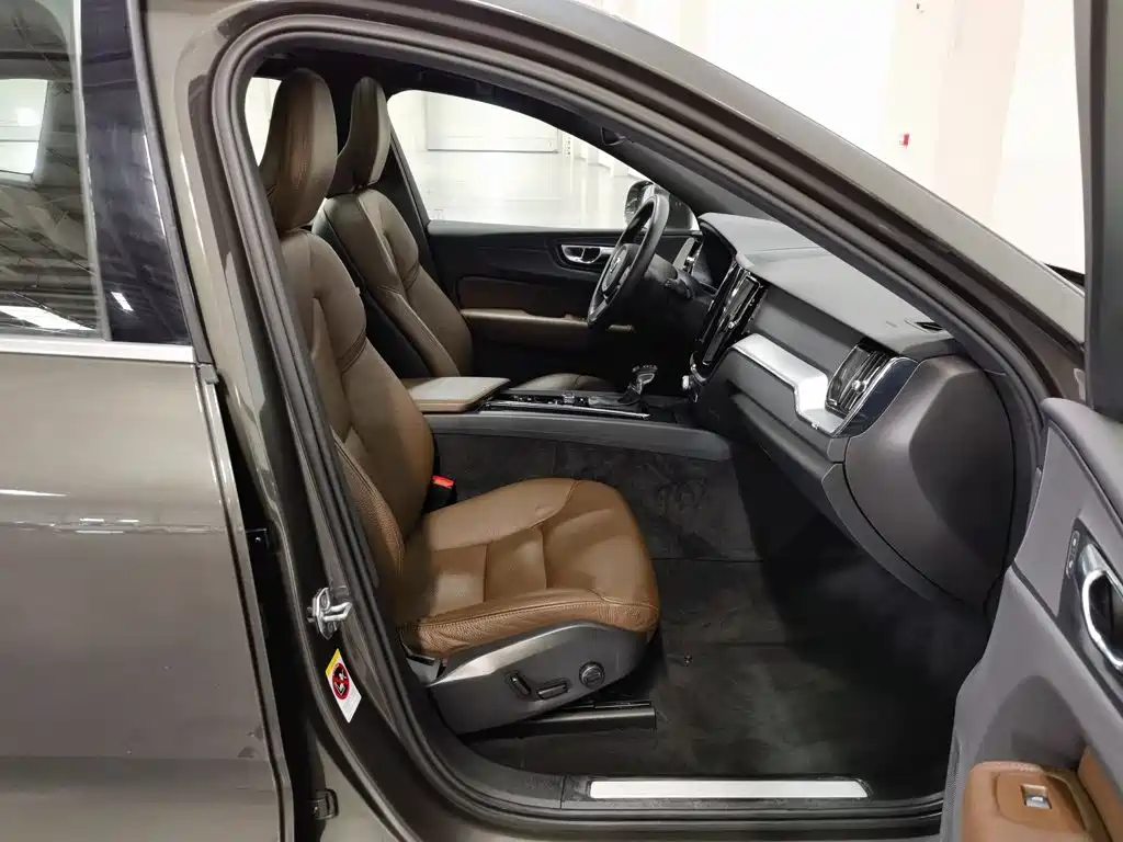 Volvo XC60 — миниатюра 23