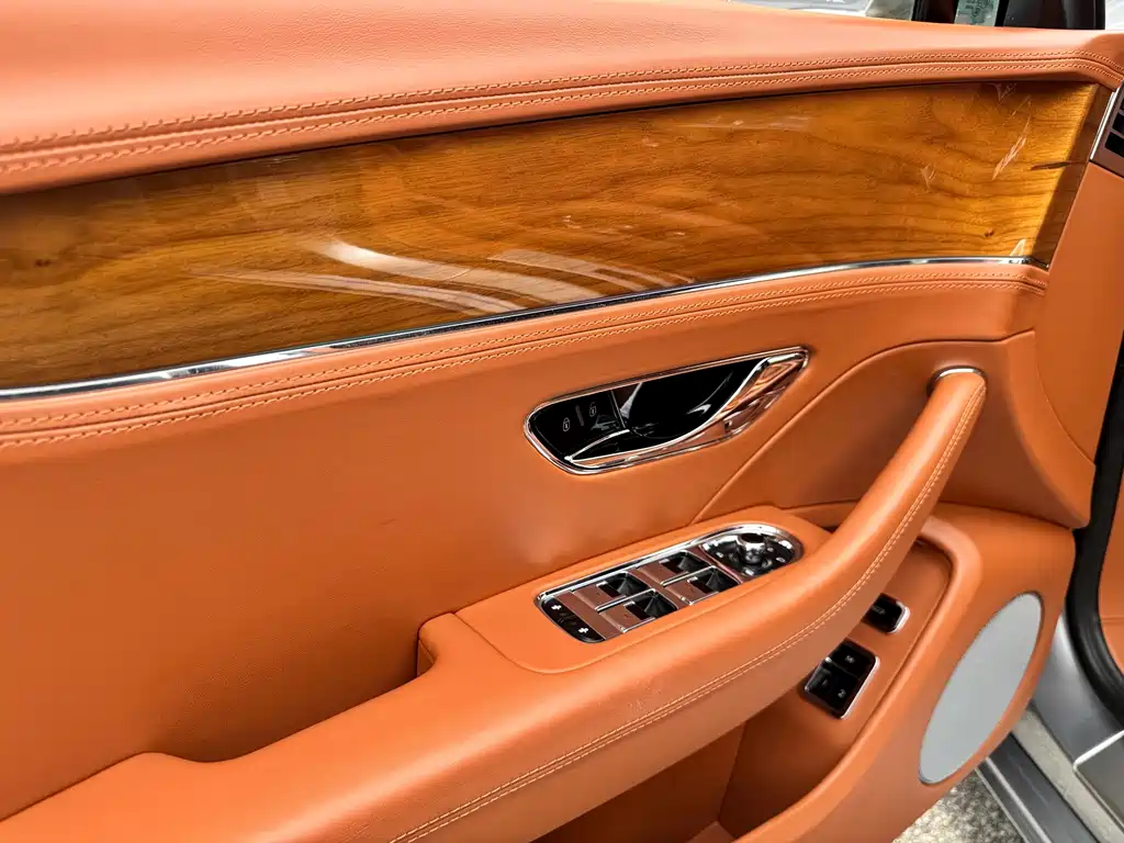 Bentley Flying Spur — миниатюра 9
