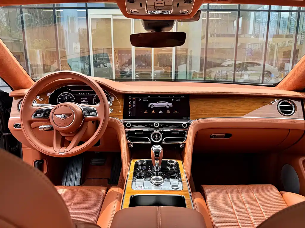 Bentley Flying Spur — миниатюра 13