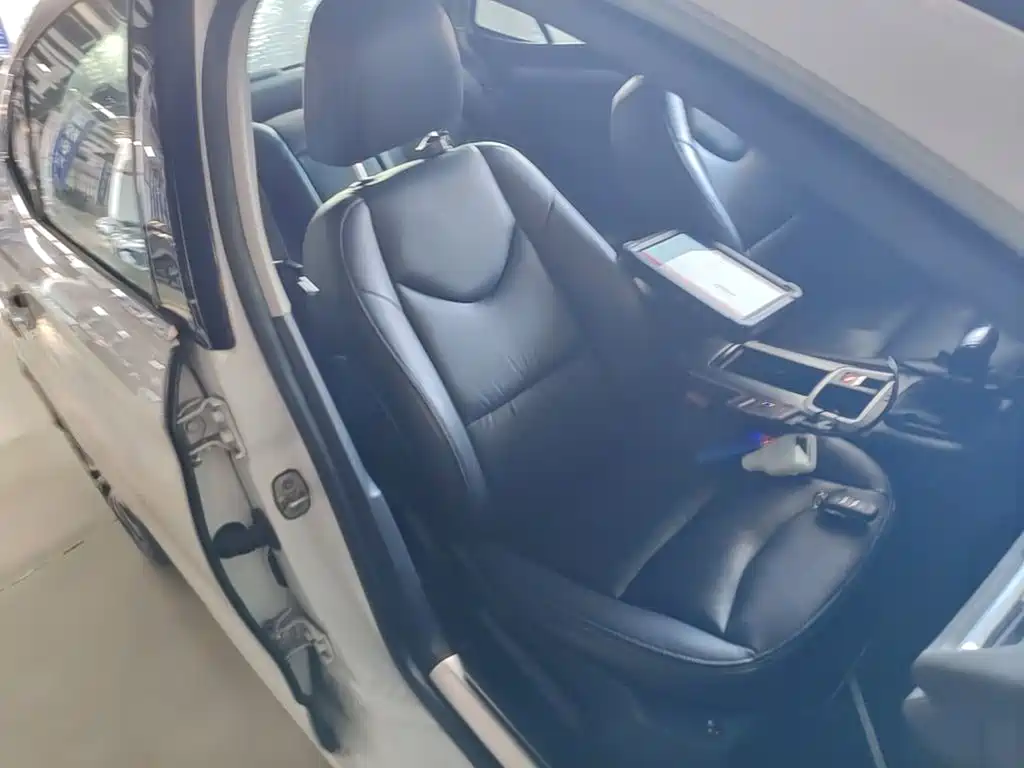 Citroen C4L — миниатюра 25