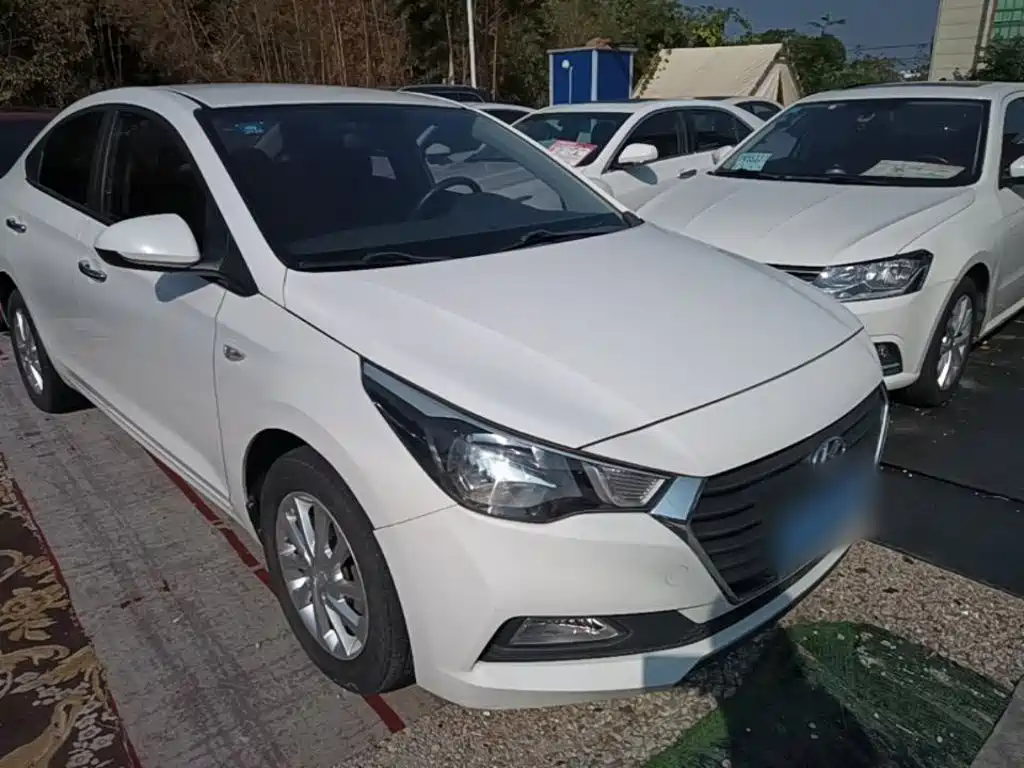 Hyundai Verna — миниатюра 4